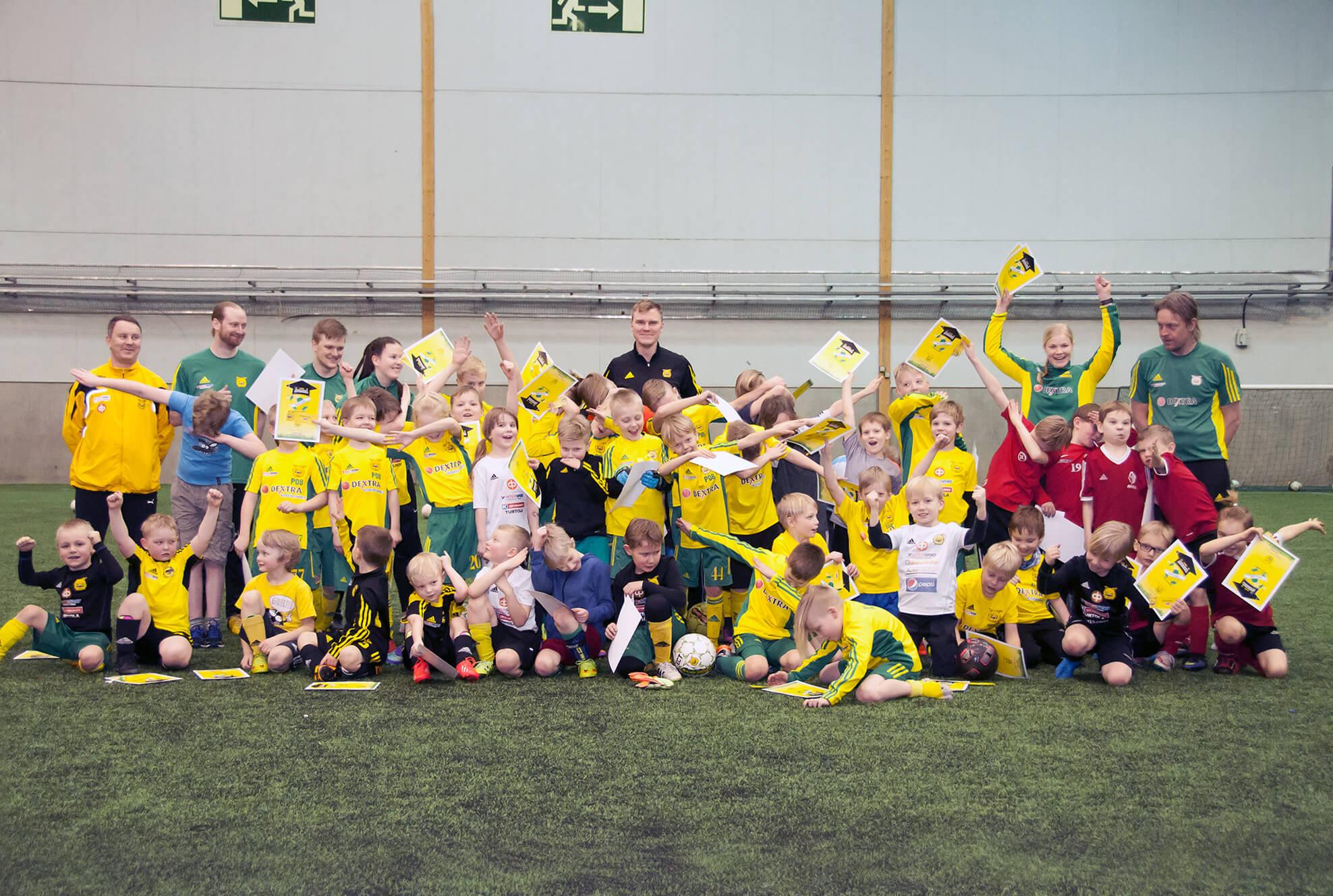 futiskoulu ryhmakuva17